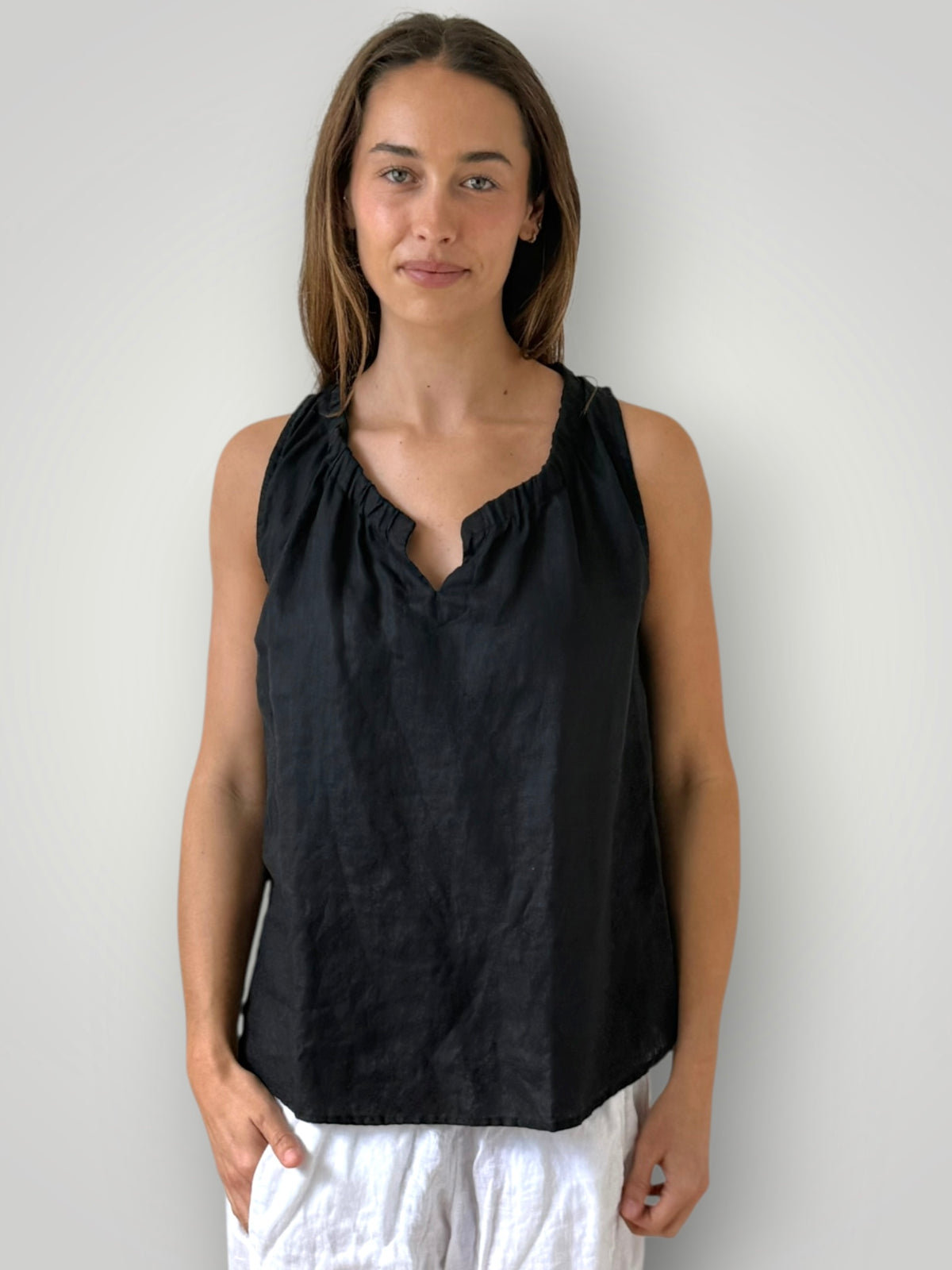 lucy top-black linen Apparel