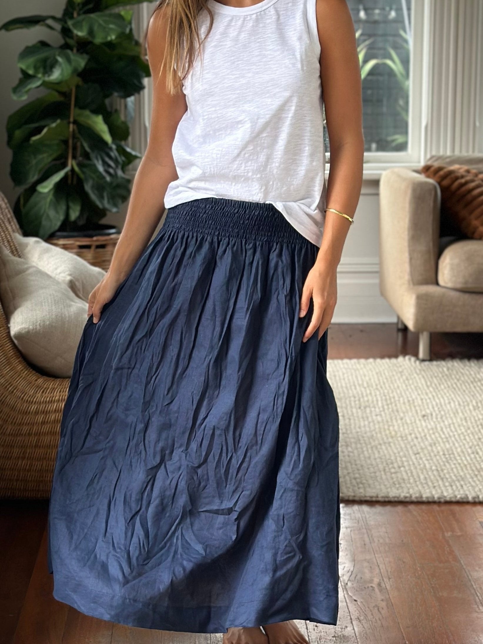 lulu skirt- navy linen Apparel