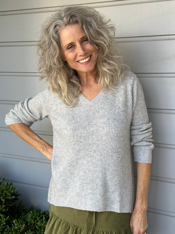 ribbed v neck cashmere -soft grey marle Apparel