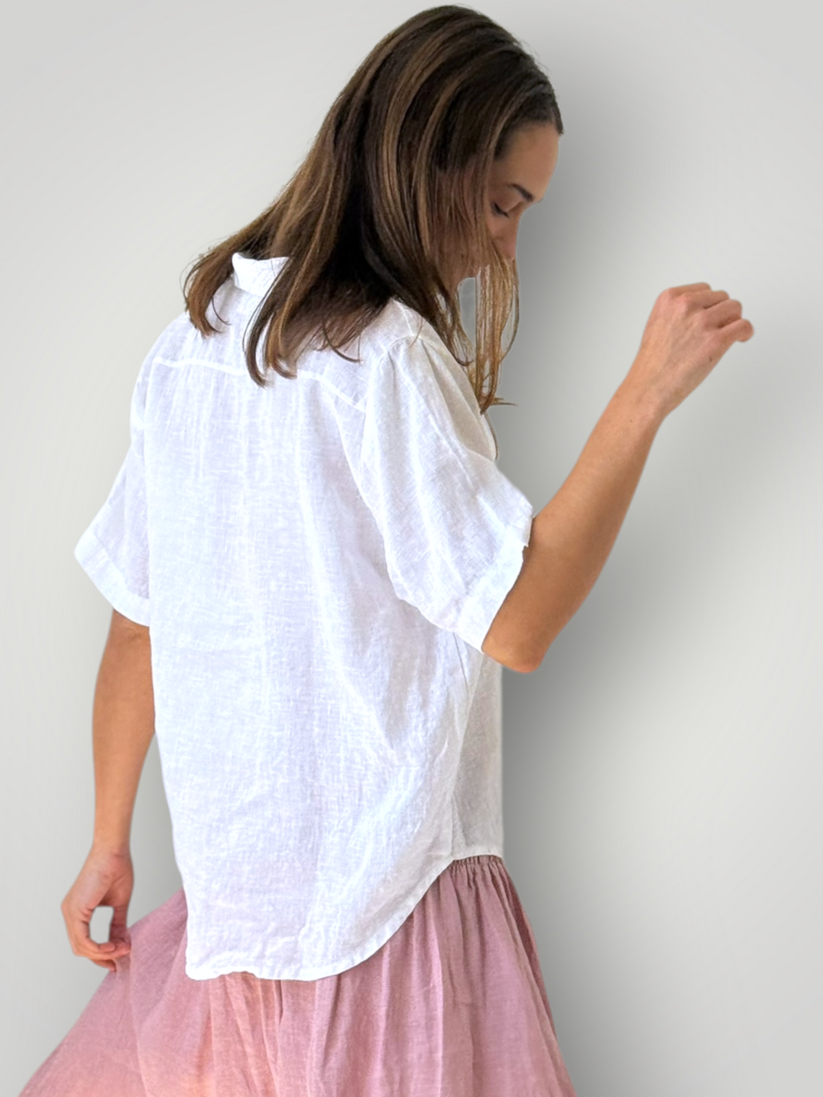 august shirt-white linen Apparel
