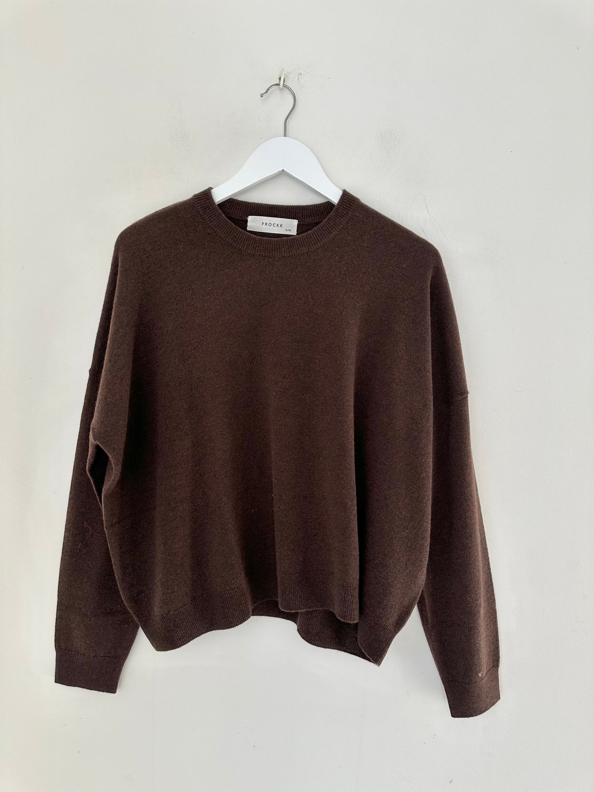 cassie crew neck knit -chocolate cashmere Apparel