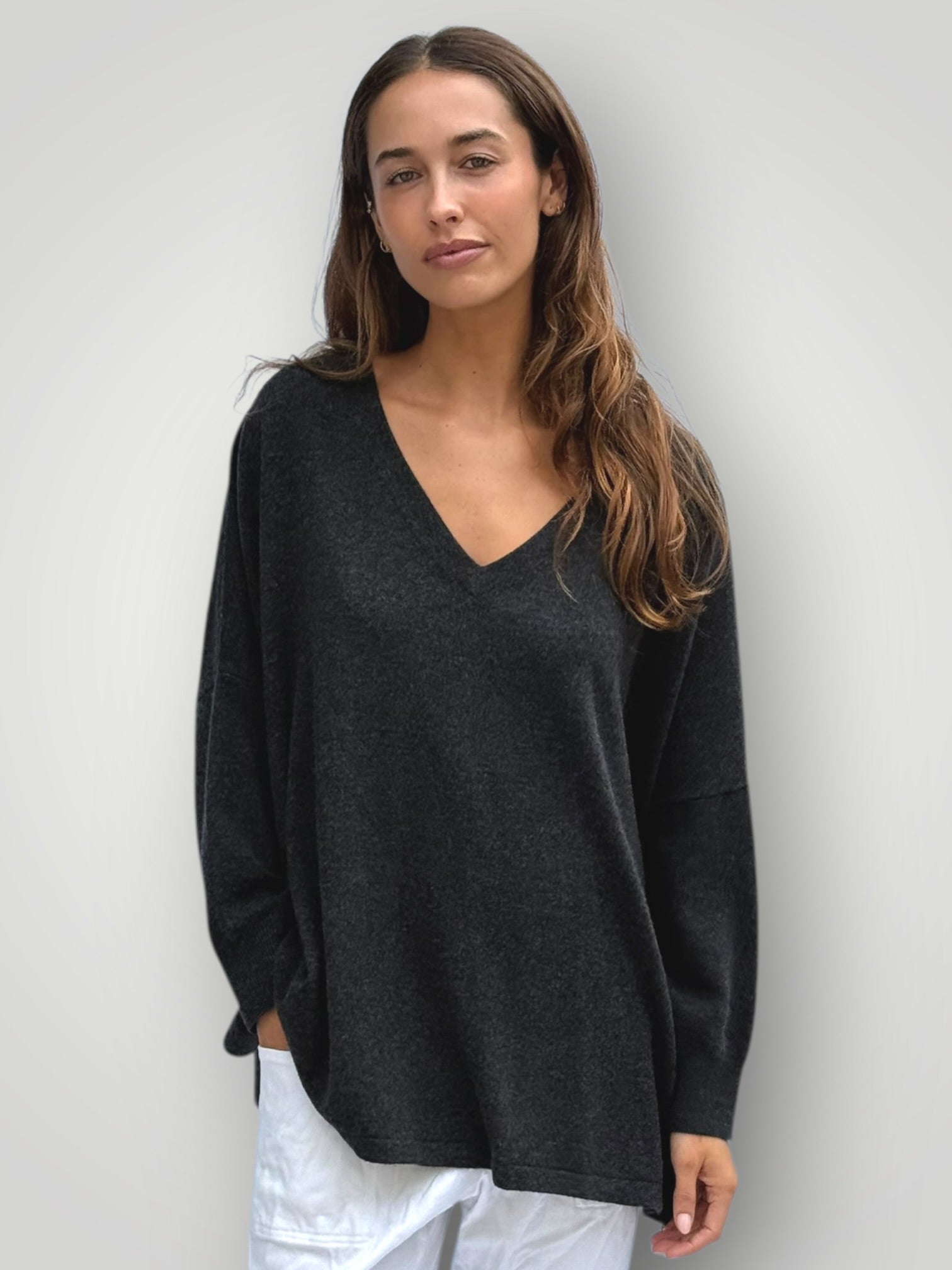 boyfriend v cashmere knit -charcoal Apparel