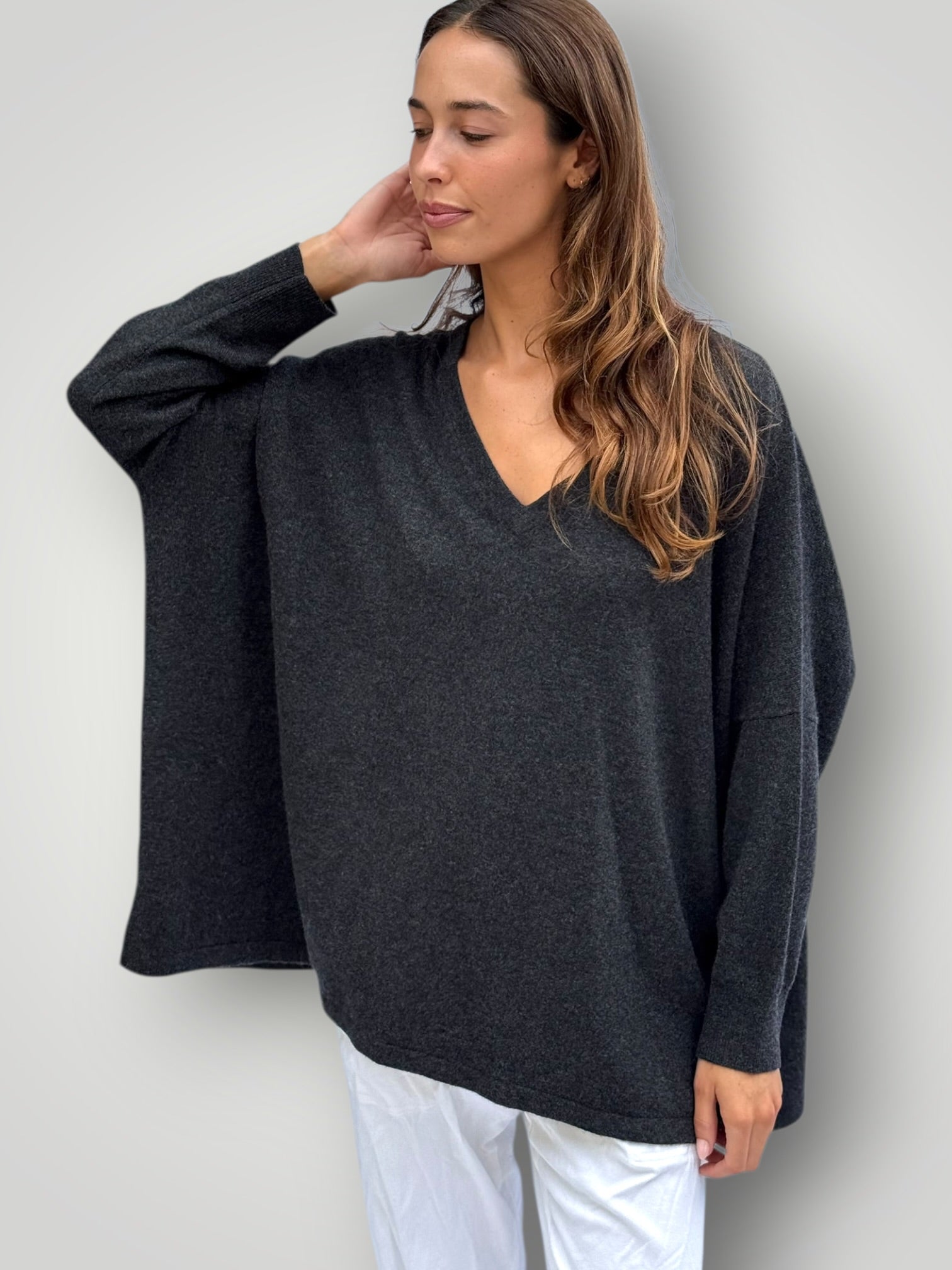 boyfriend v cashmere knit -charcoal Apparel