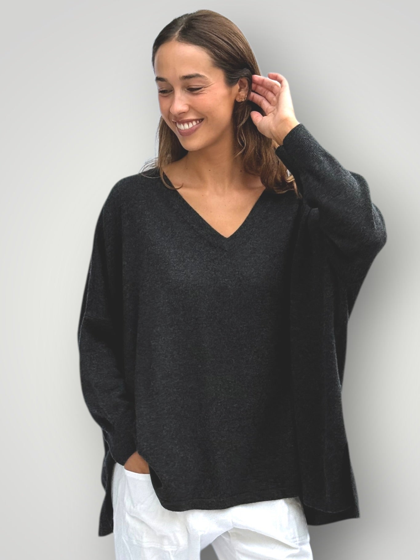 boyfriend v cashmere knit -charcoal Apparel