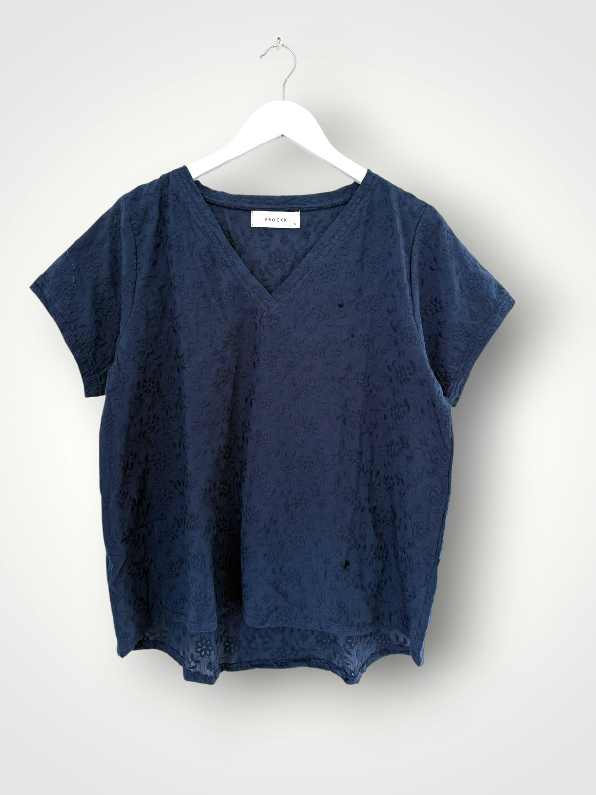 ellie v neck-navy cotton embroidery