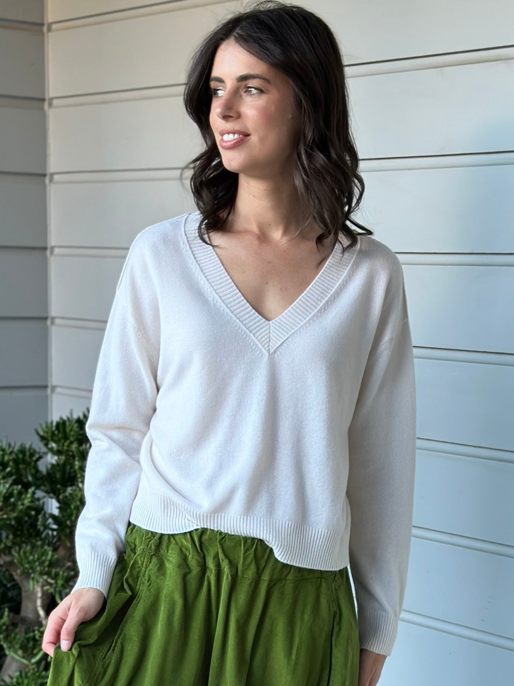 mavis v neck knit-winter white cashmere Apparel