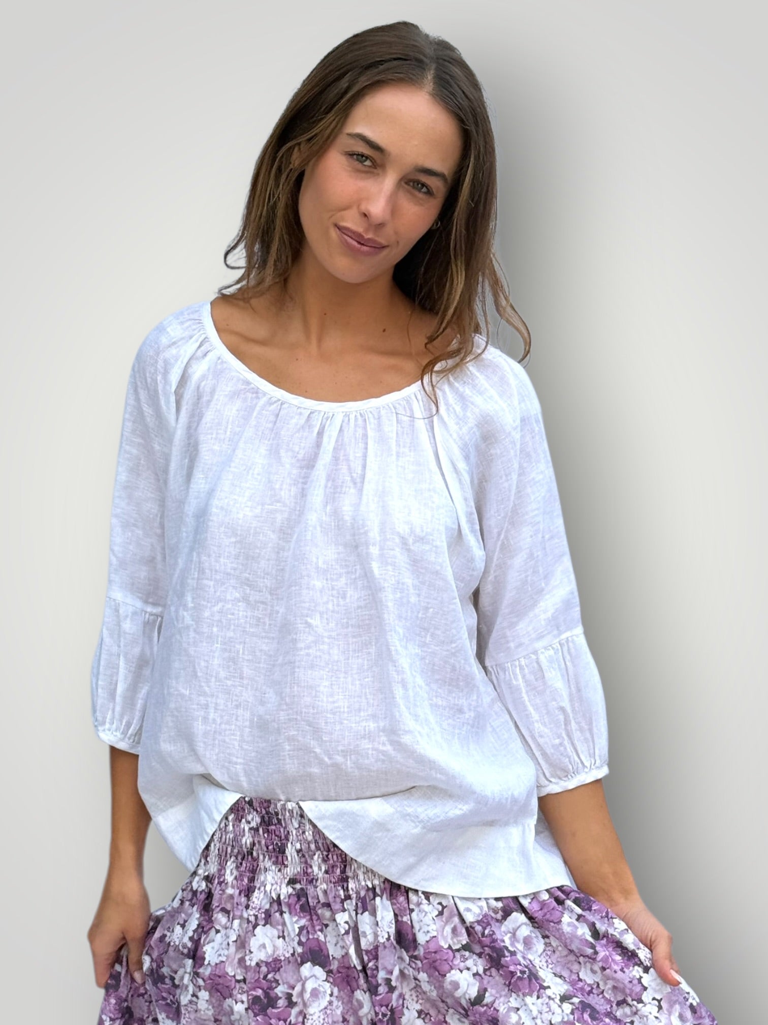 julia top-white linen Apparel