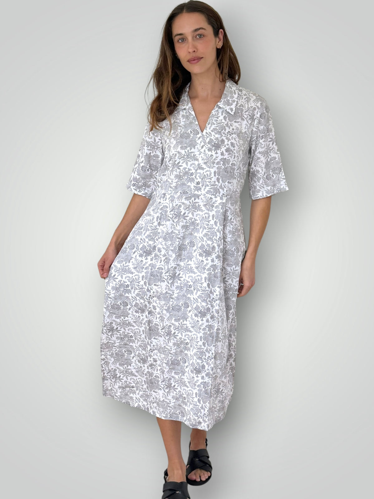leonie dress-grey floral print