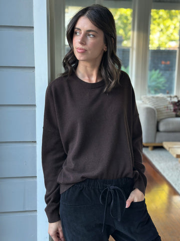 cassie crew neck knit -chocolate cashmere Apparel