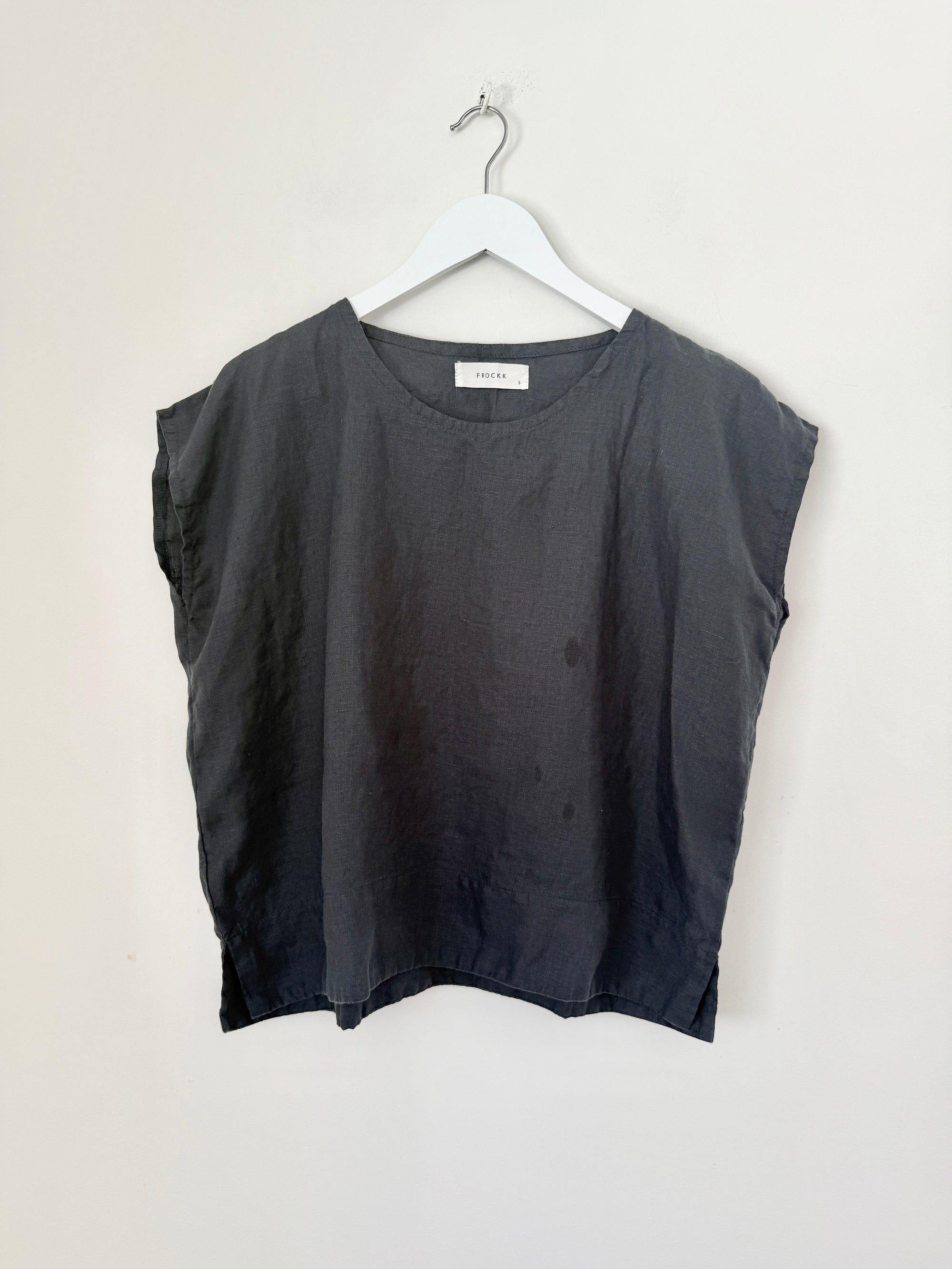 emma top - charcoal linen Apparel