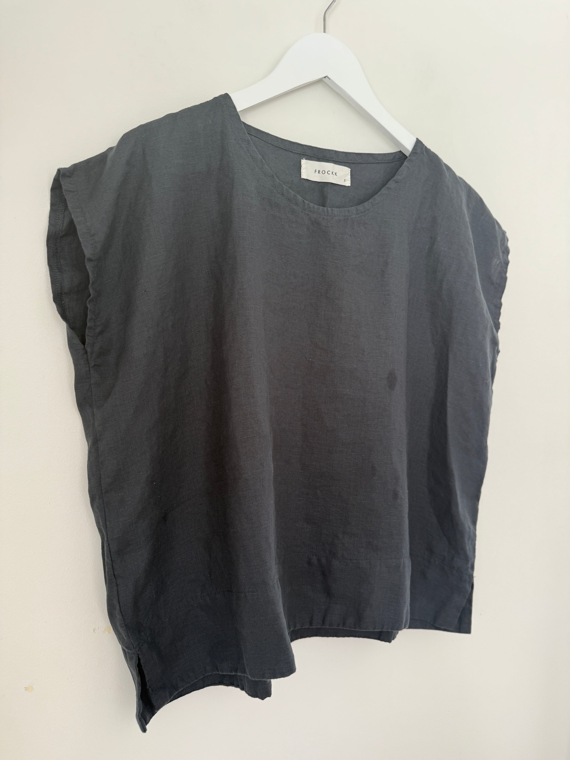 emma top - charcoal linen Apparel
