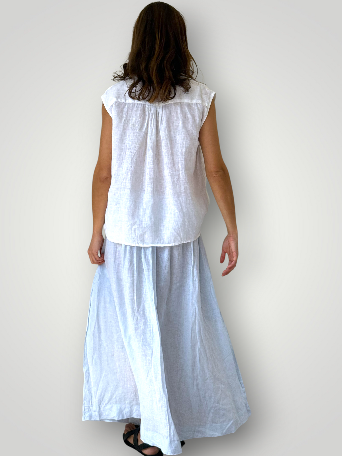 lulu skirt - soft blue linen Apparel