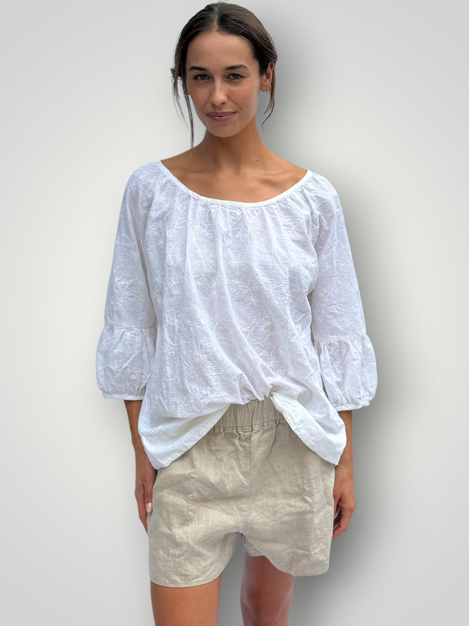 julia top-white cotton embroidery