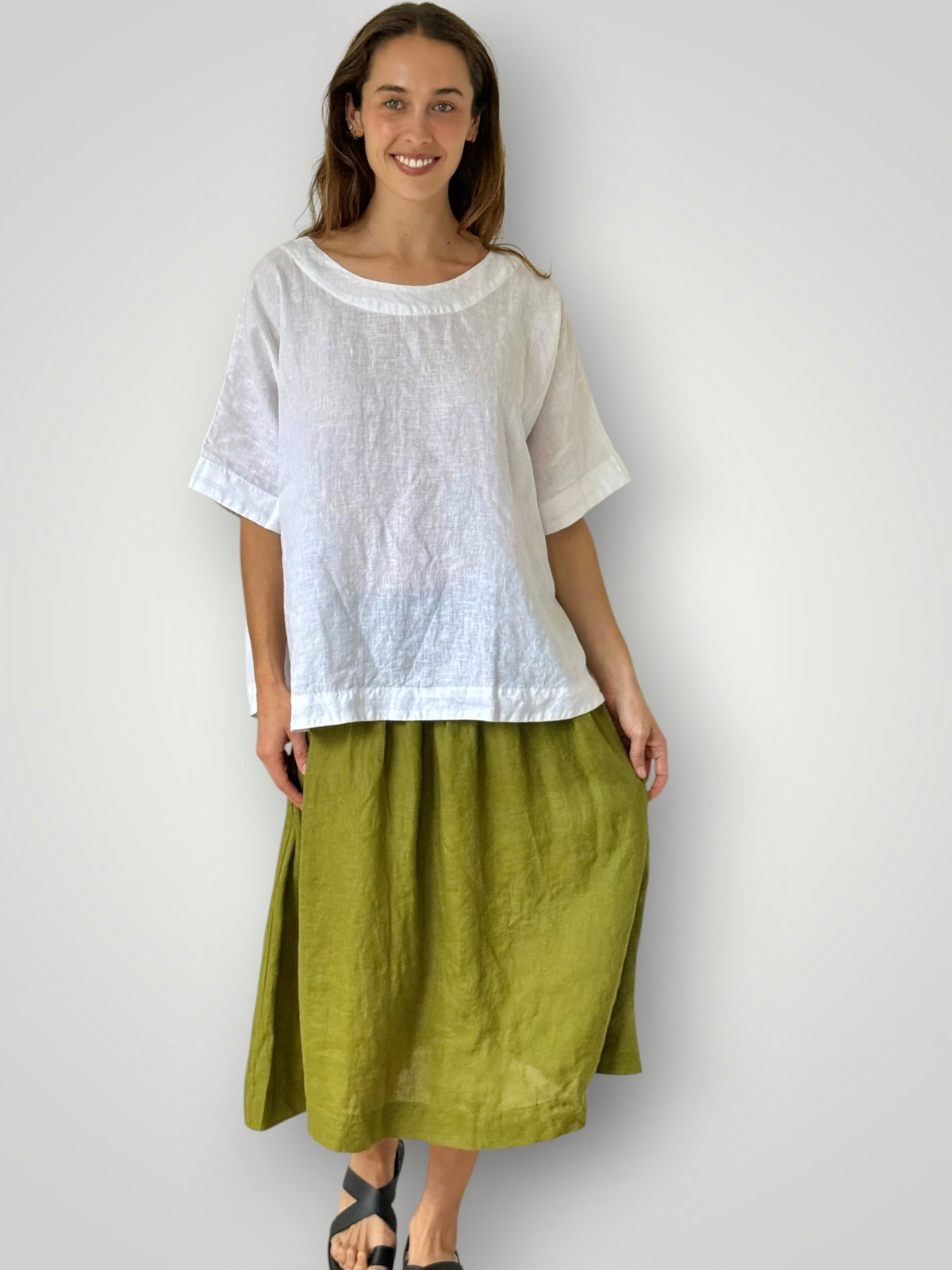 lola skirt - olive linen Apparel