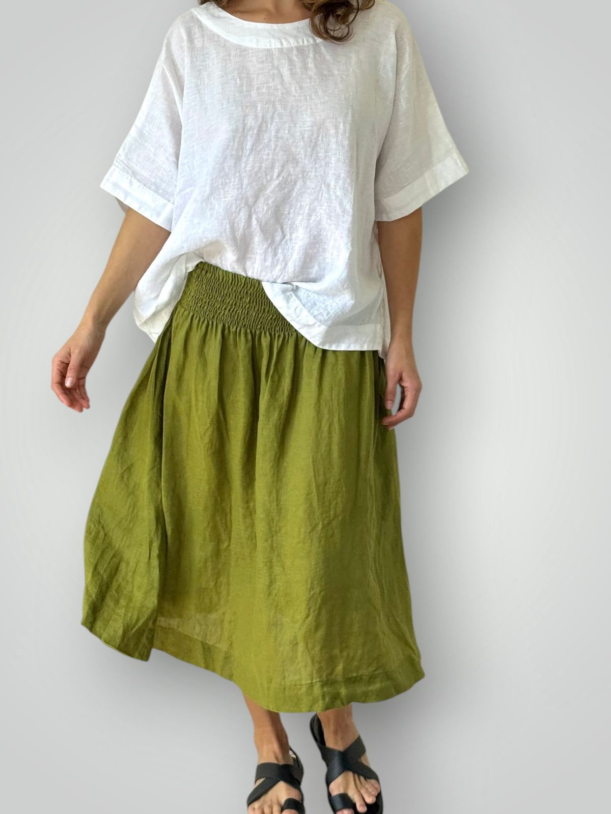 lola skirt - olive linen Apparel
