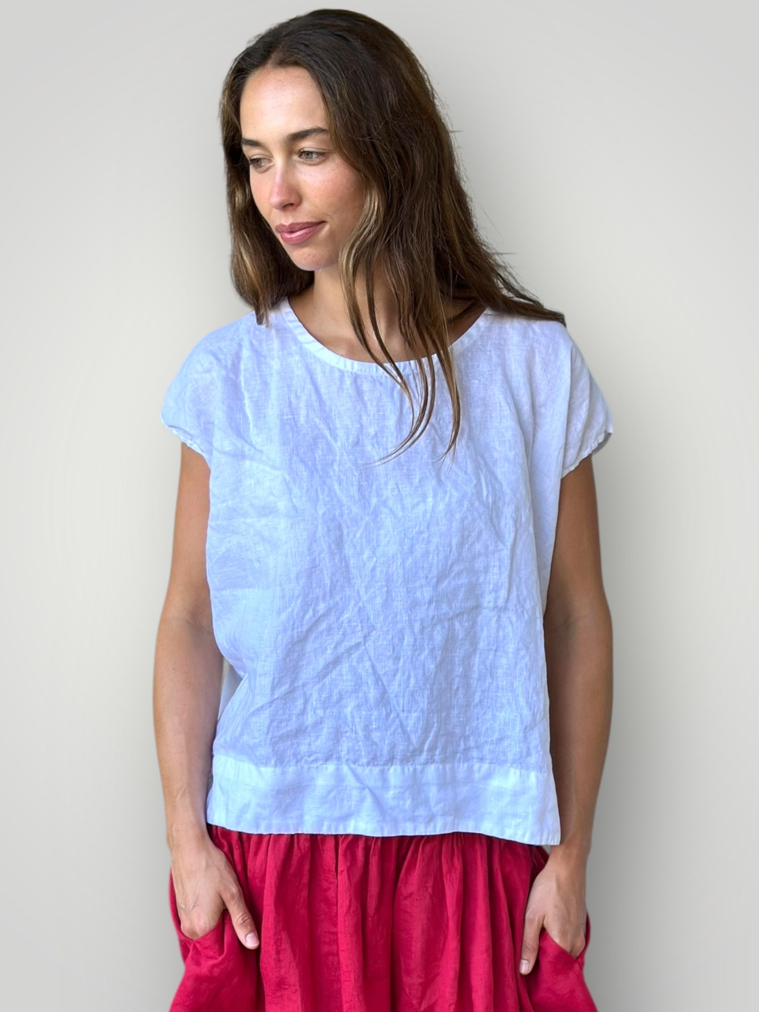 emma top - white linen Apparel