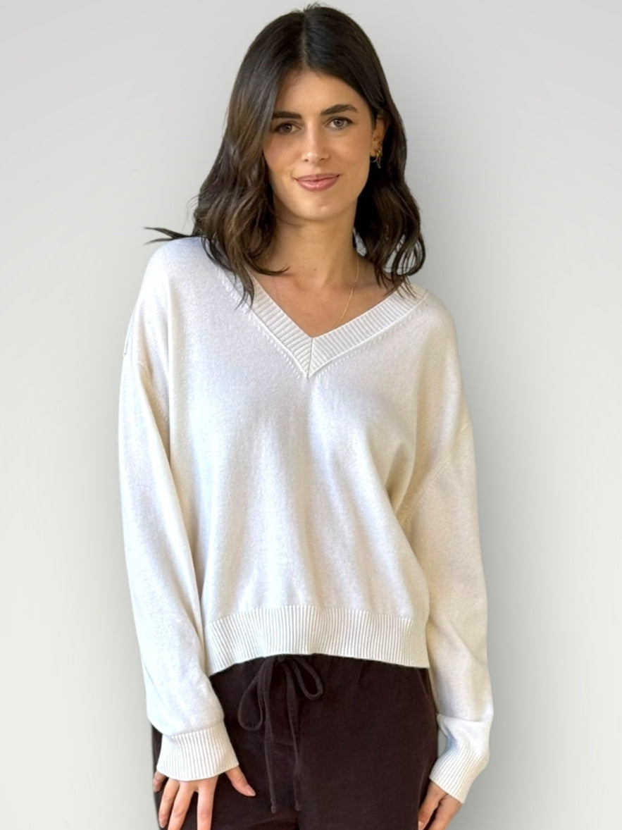 mavis v neck knit-winter white cashmere Apparel