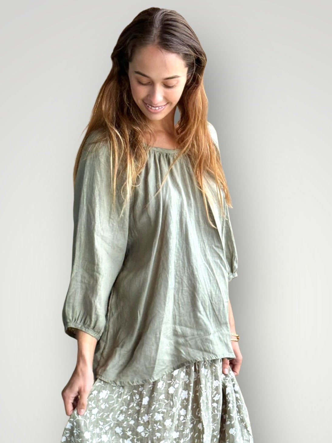 louisa top-sage linen Apparel