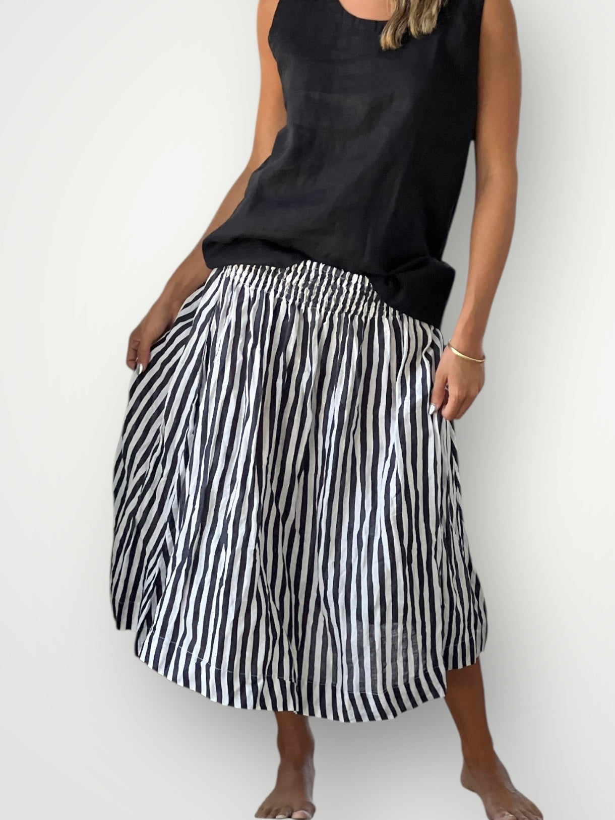 lola skirt-small black stripe linen Apparel