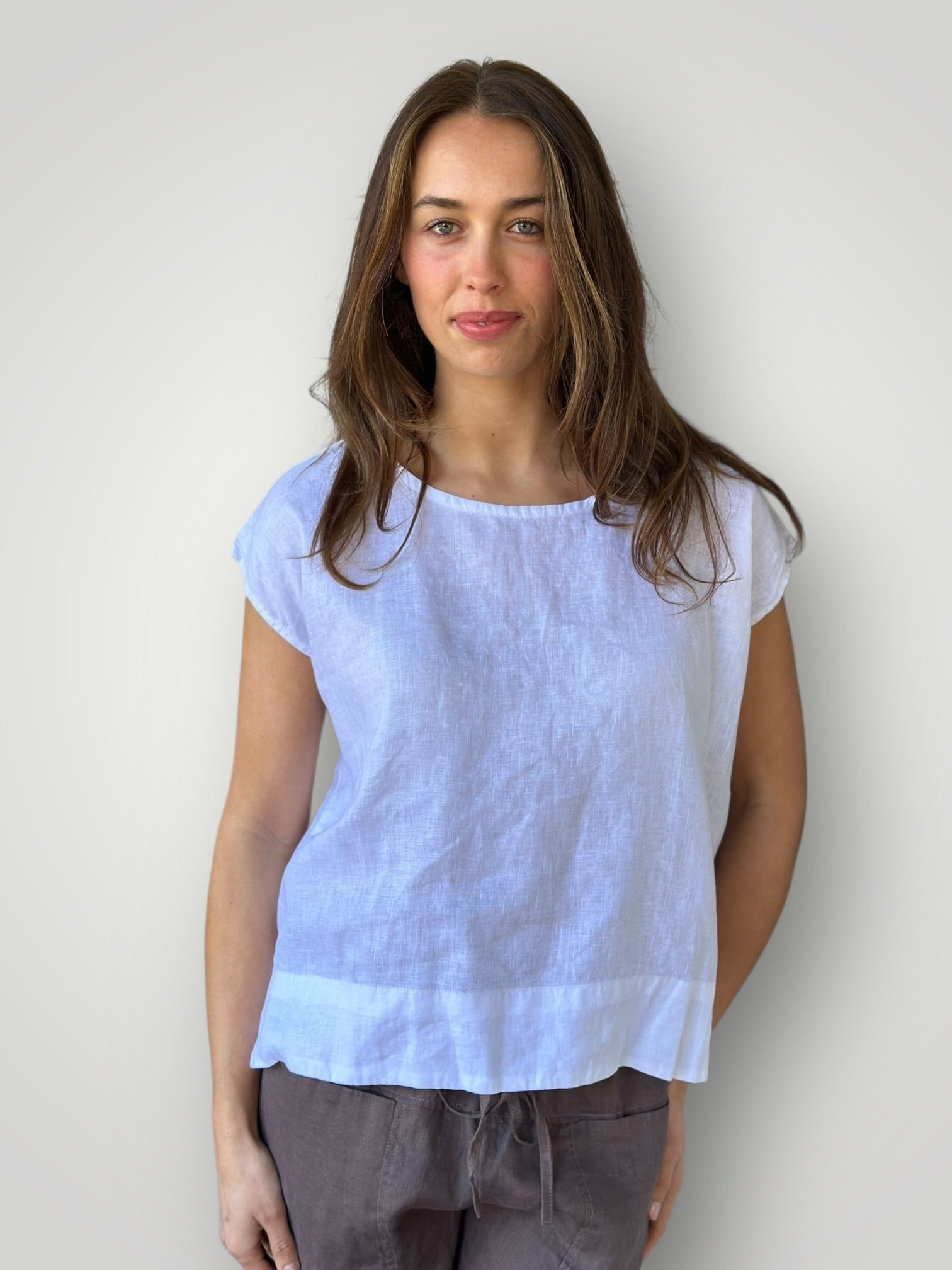 emma top - white linen Apparel