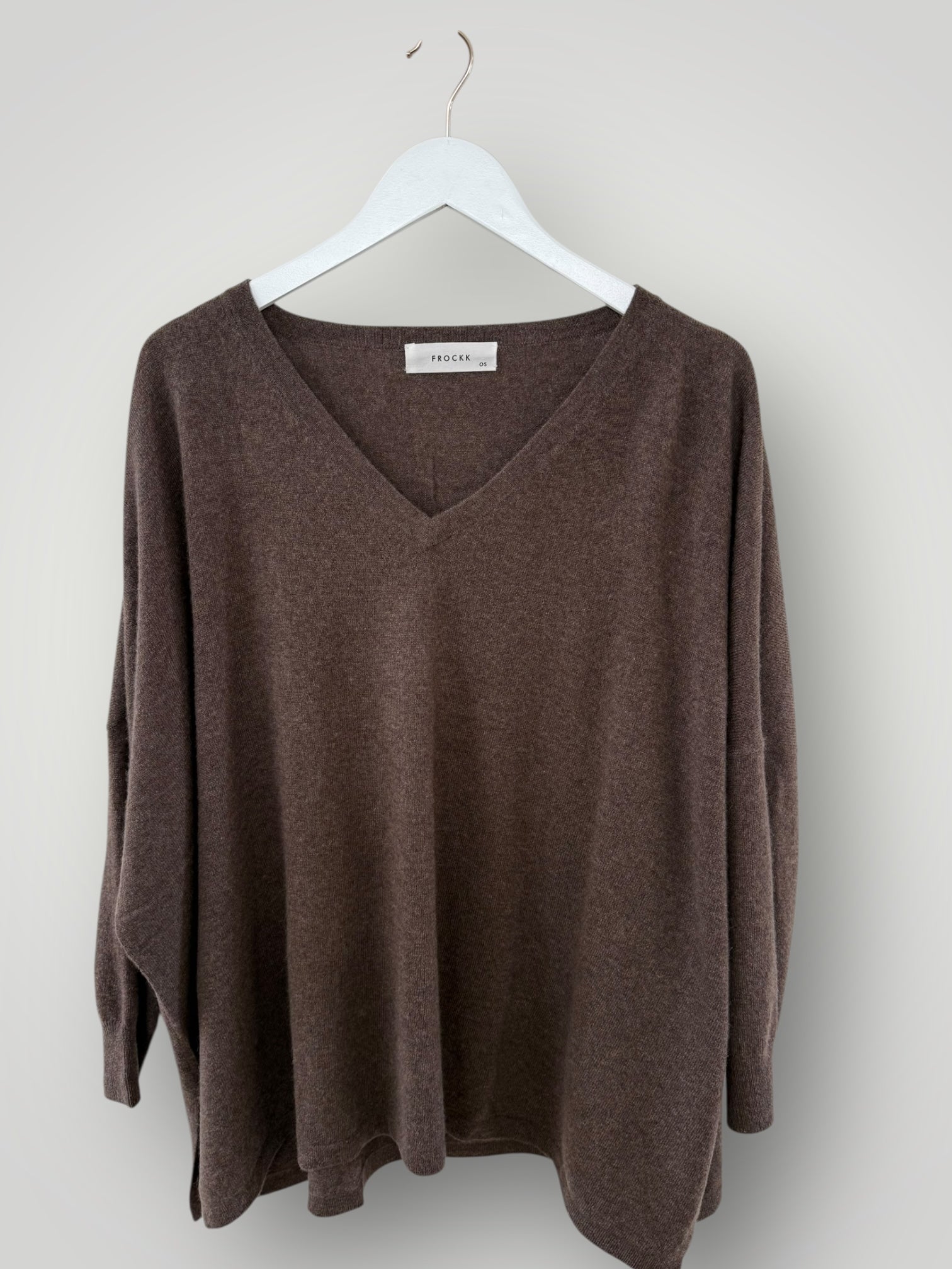 relaxed boyfriend knit- bark cashmere Apparel