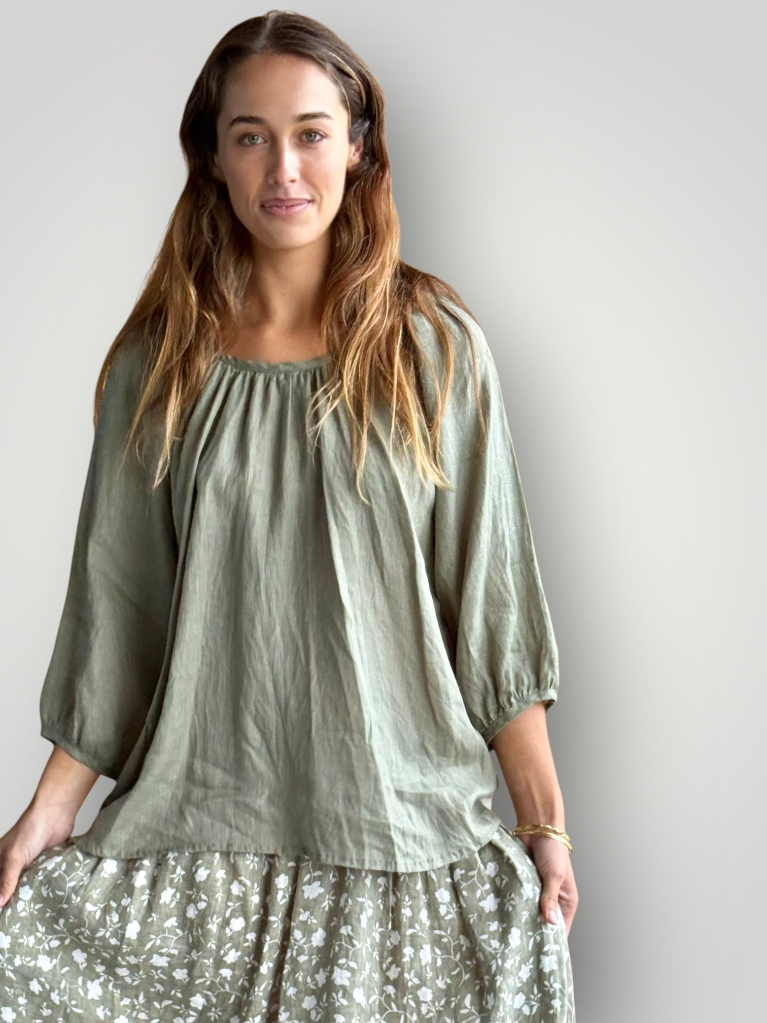 louisa top-sage linen Apparel
