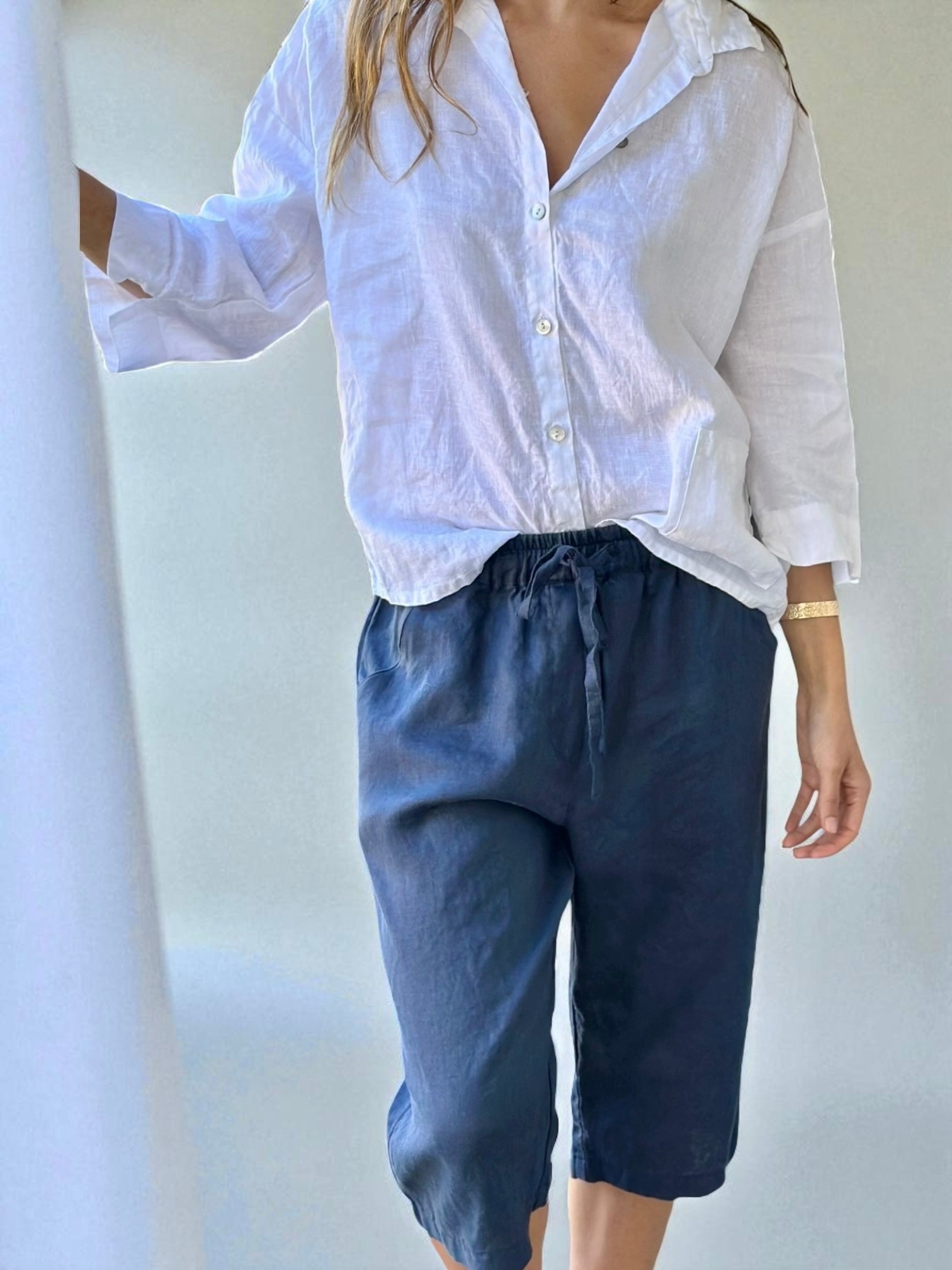 billy short - navy linen Apparel