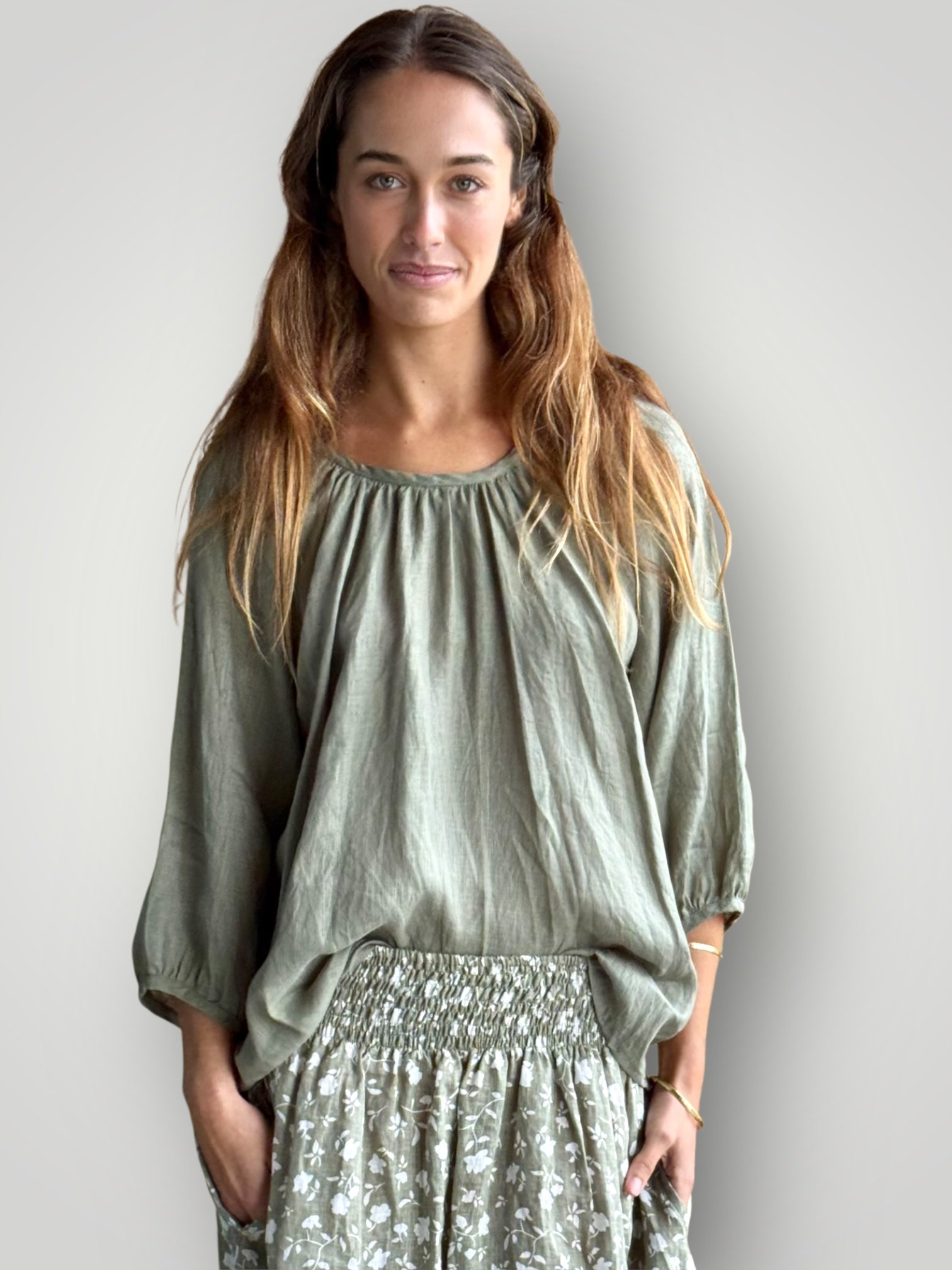 louisa top-sage linen Apparel