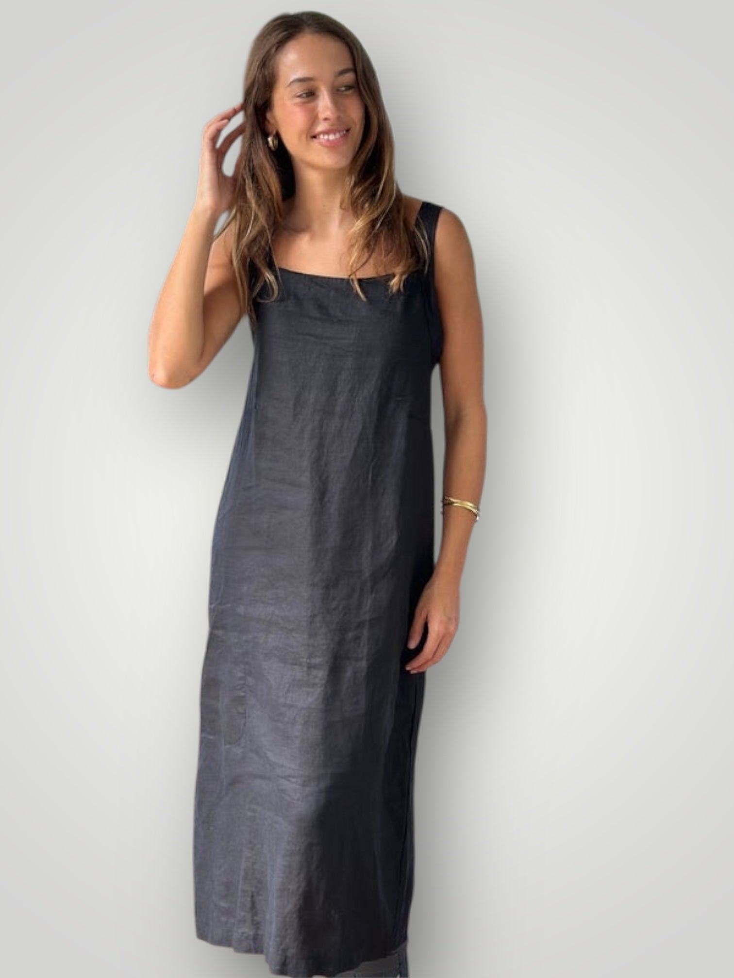 martha dress - black linen Apparel