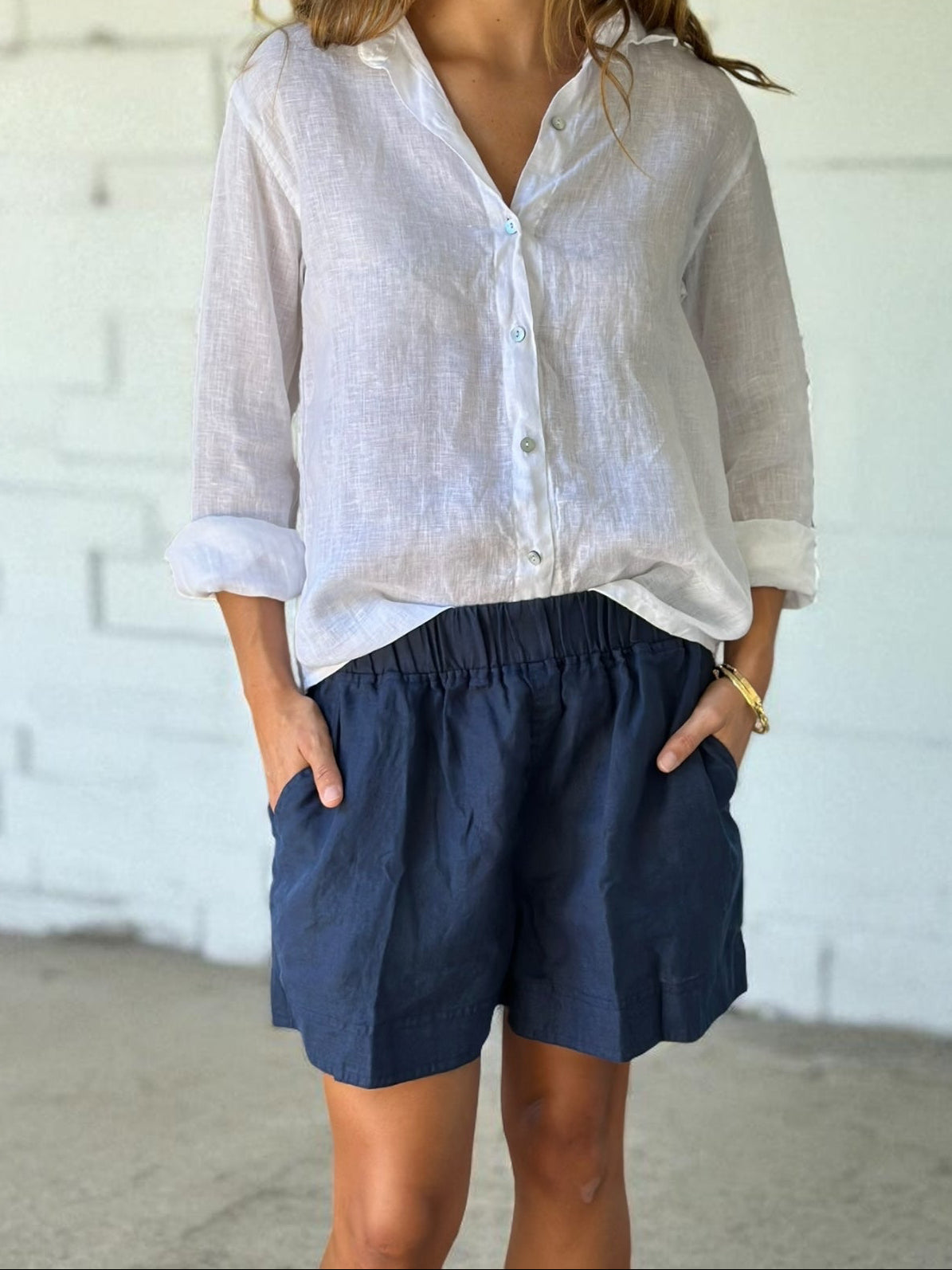 abbey short - navy linen Apparel