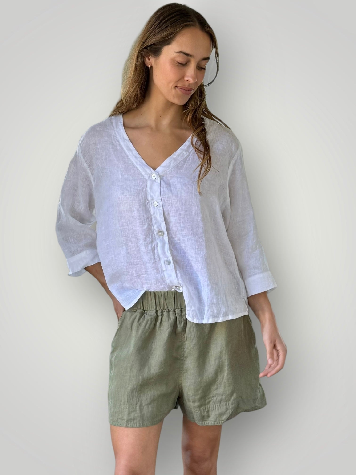 abbey short - sage linen Apparel