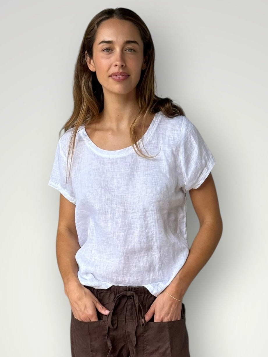 ellie round neck-white linen Apparel