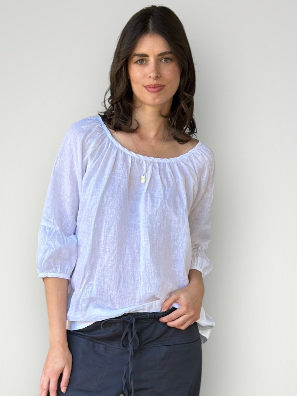 julia top-white linen Apparel