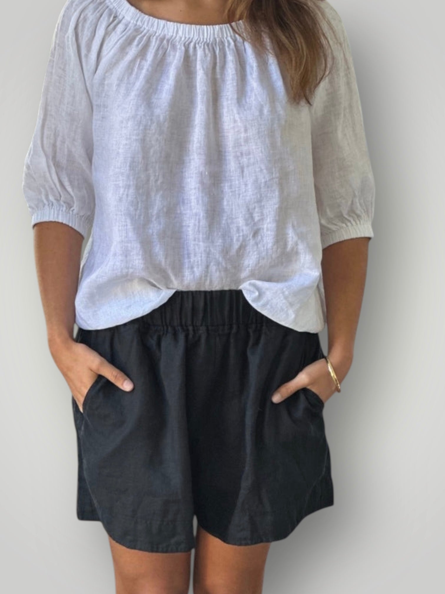 abbey short - black linen Apparel