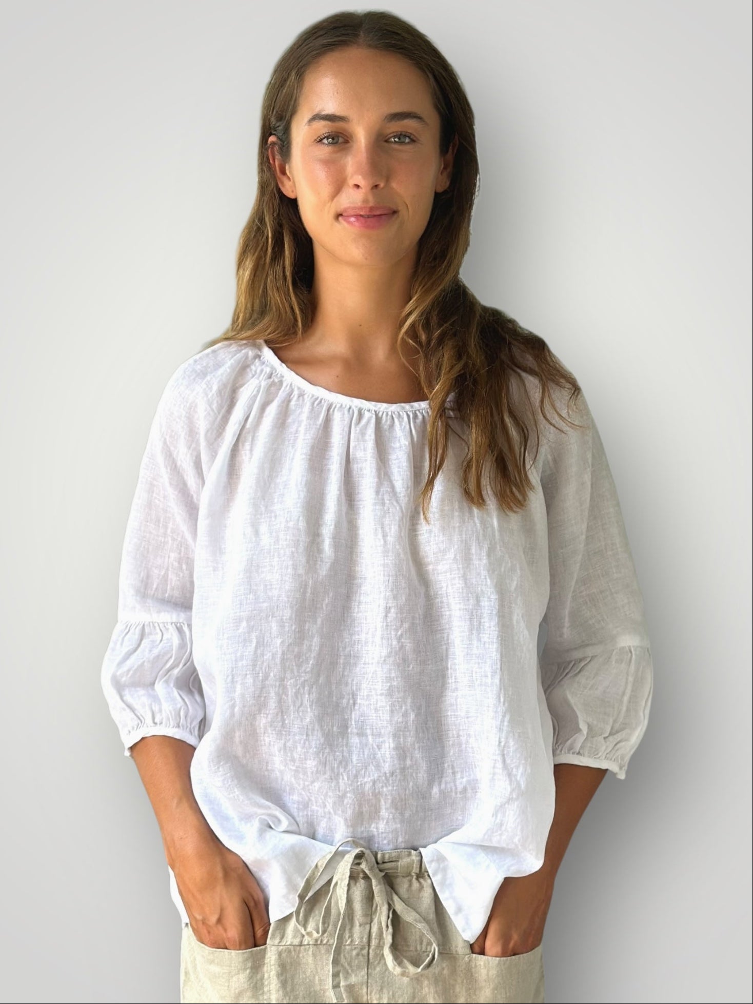 julia top-white linen Apparel