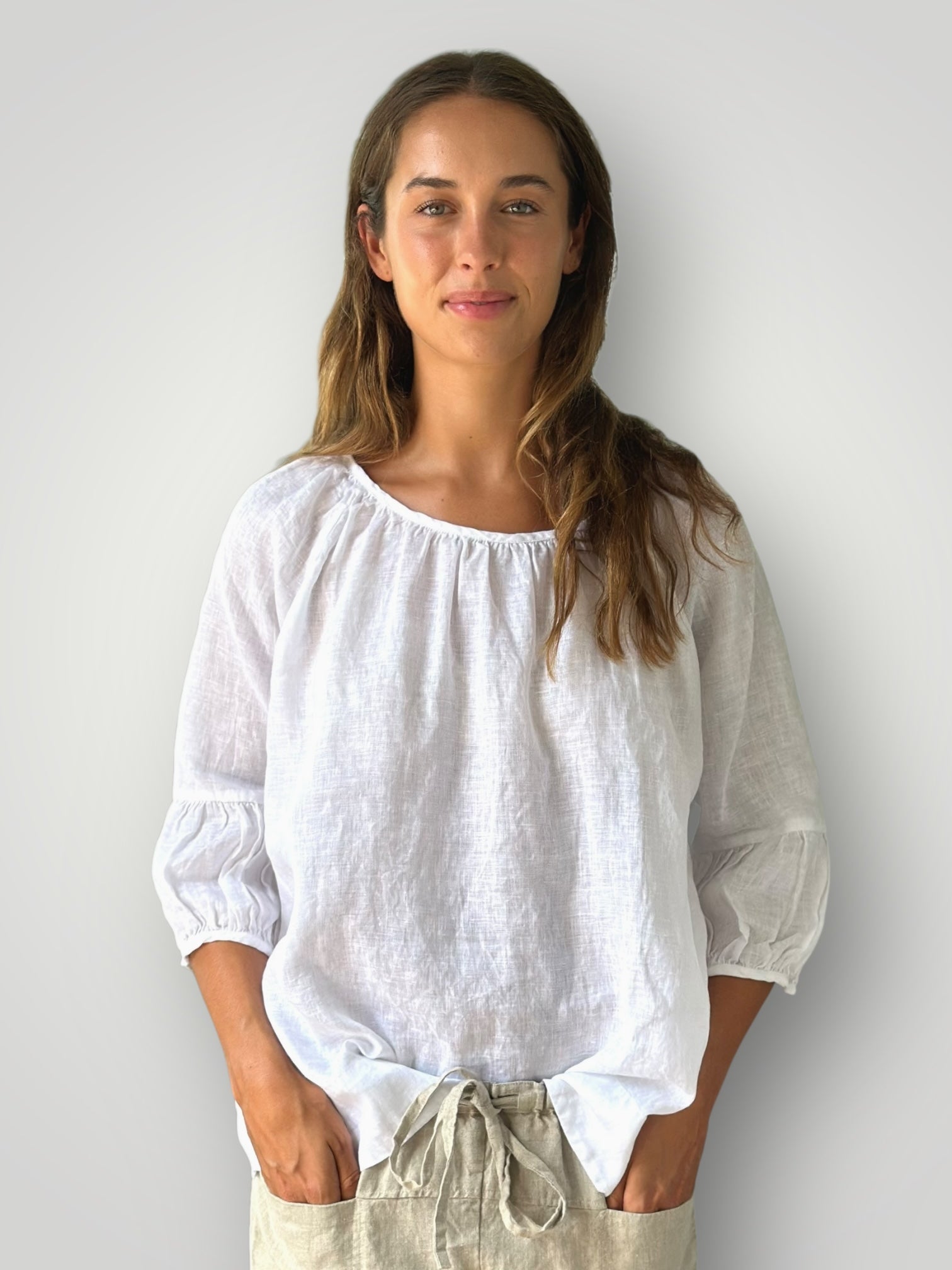 julia top-white linen Apparel