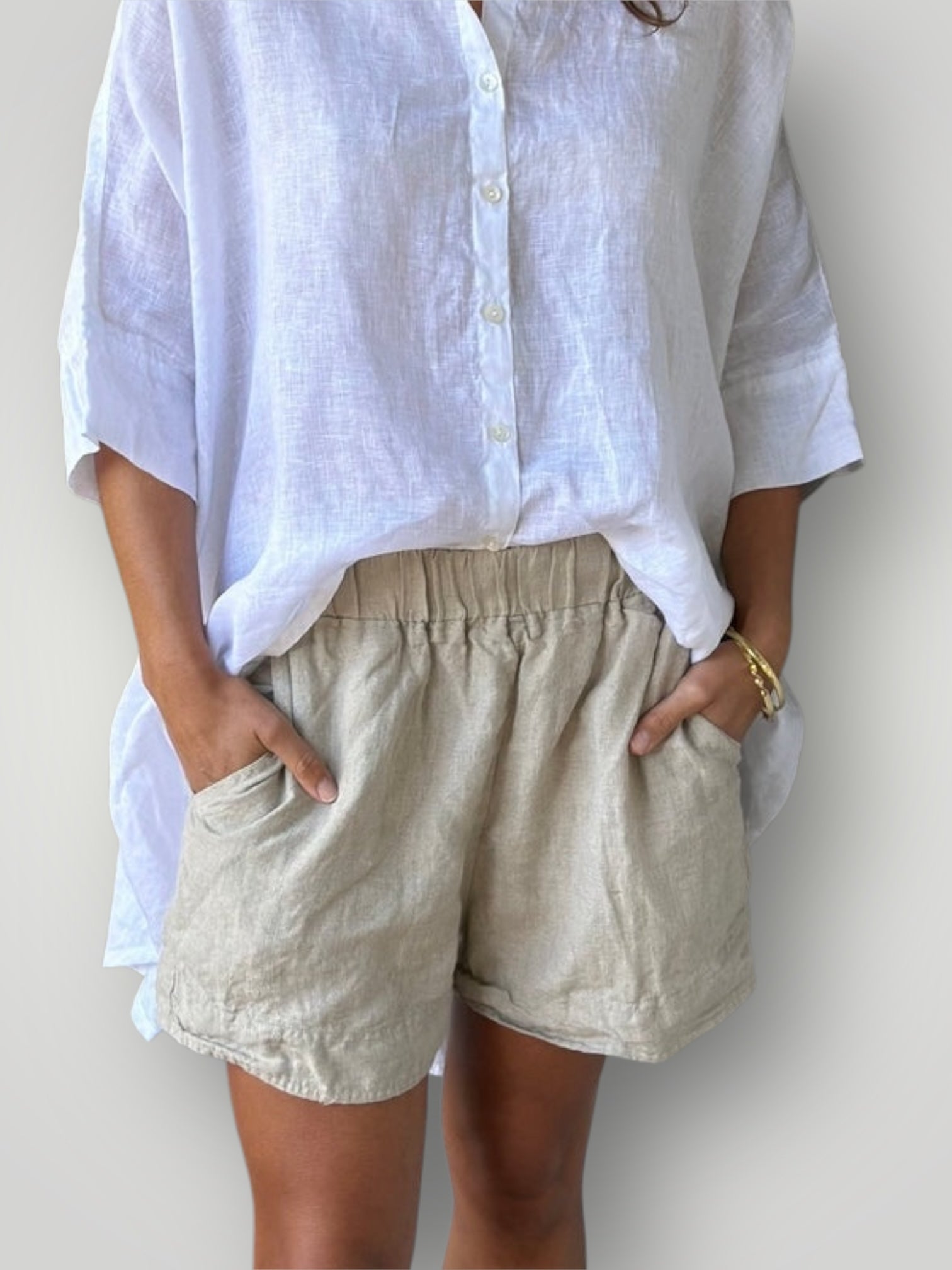 abbey short - natural linen Apparel