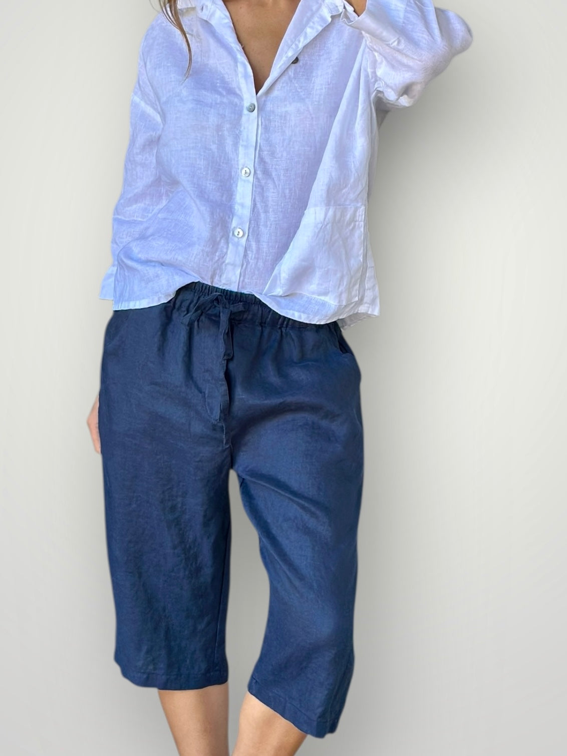 billy short - navy linen Apparel