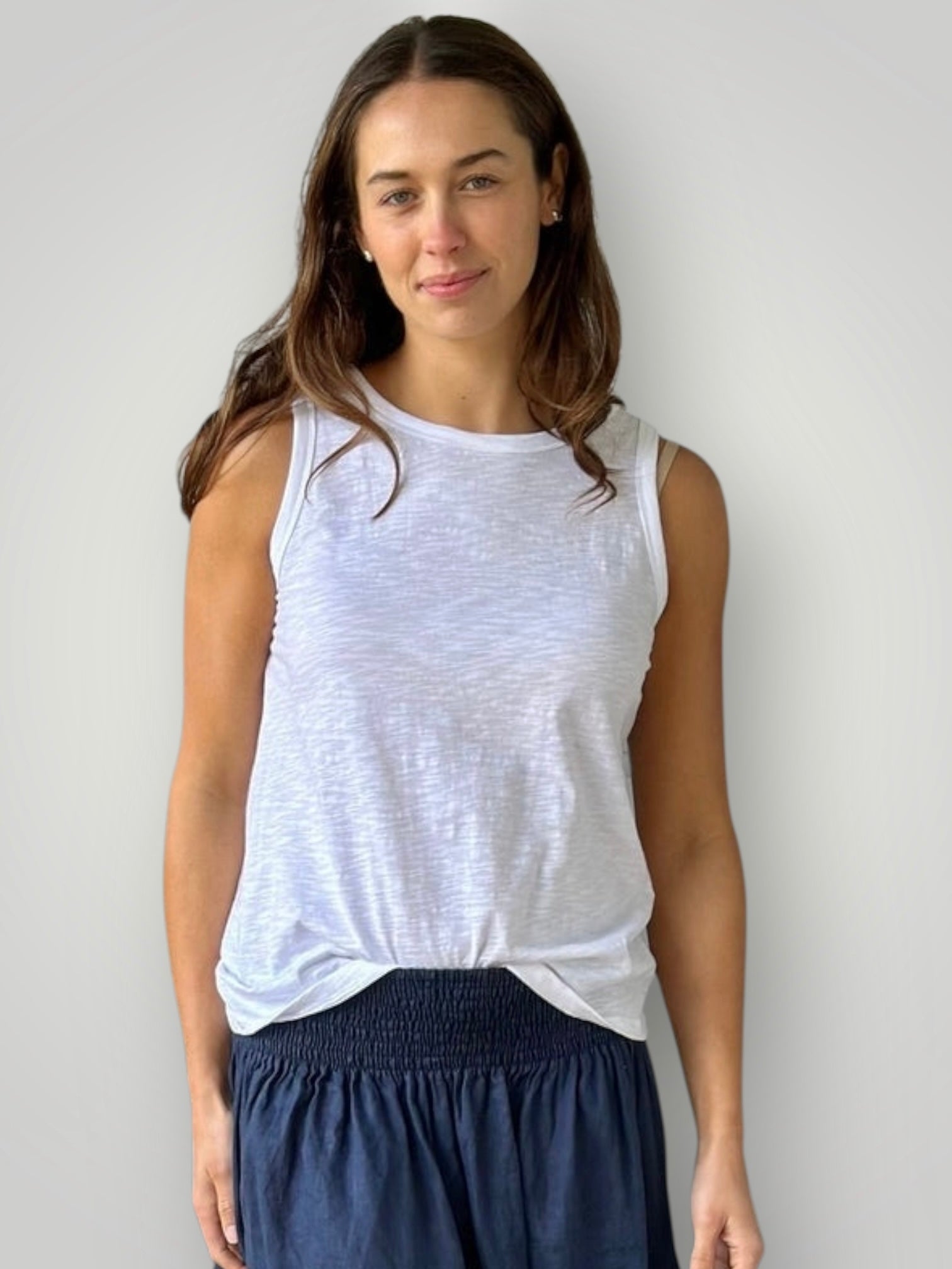 vera tank - white cotton Apparel