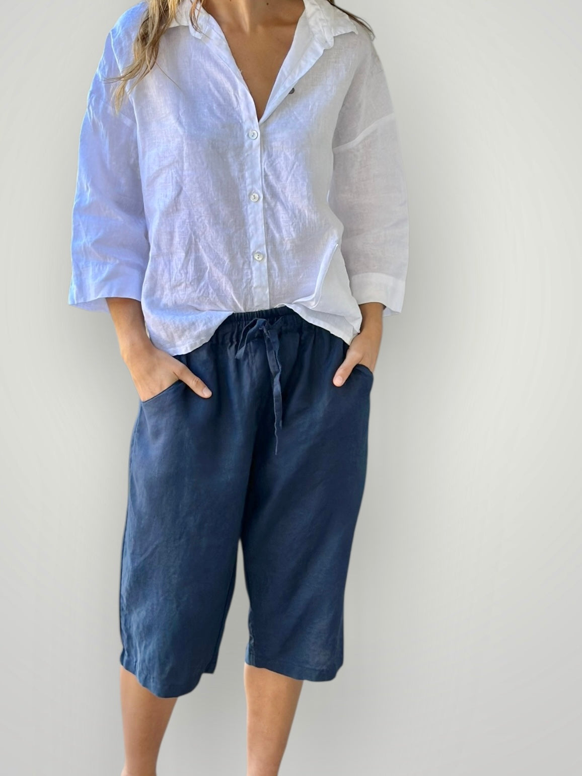 billy short - navy linen Apparel