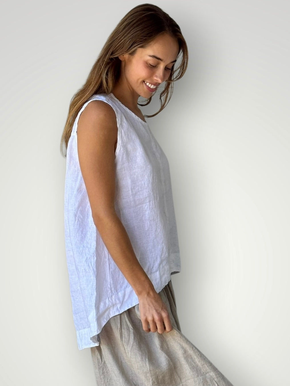 morgan top-white linen Apparel