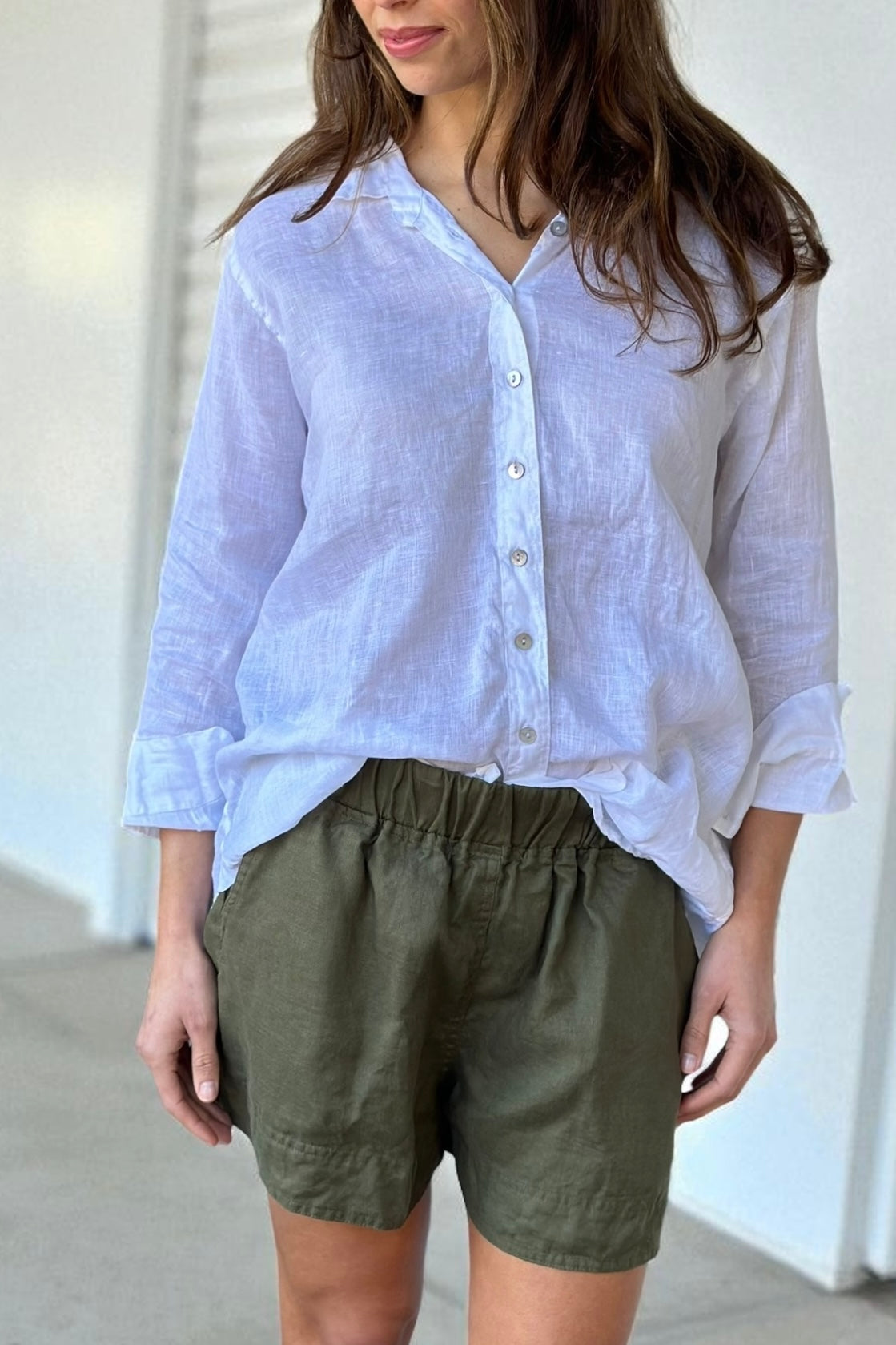 abbey short - army linen Apparel
