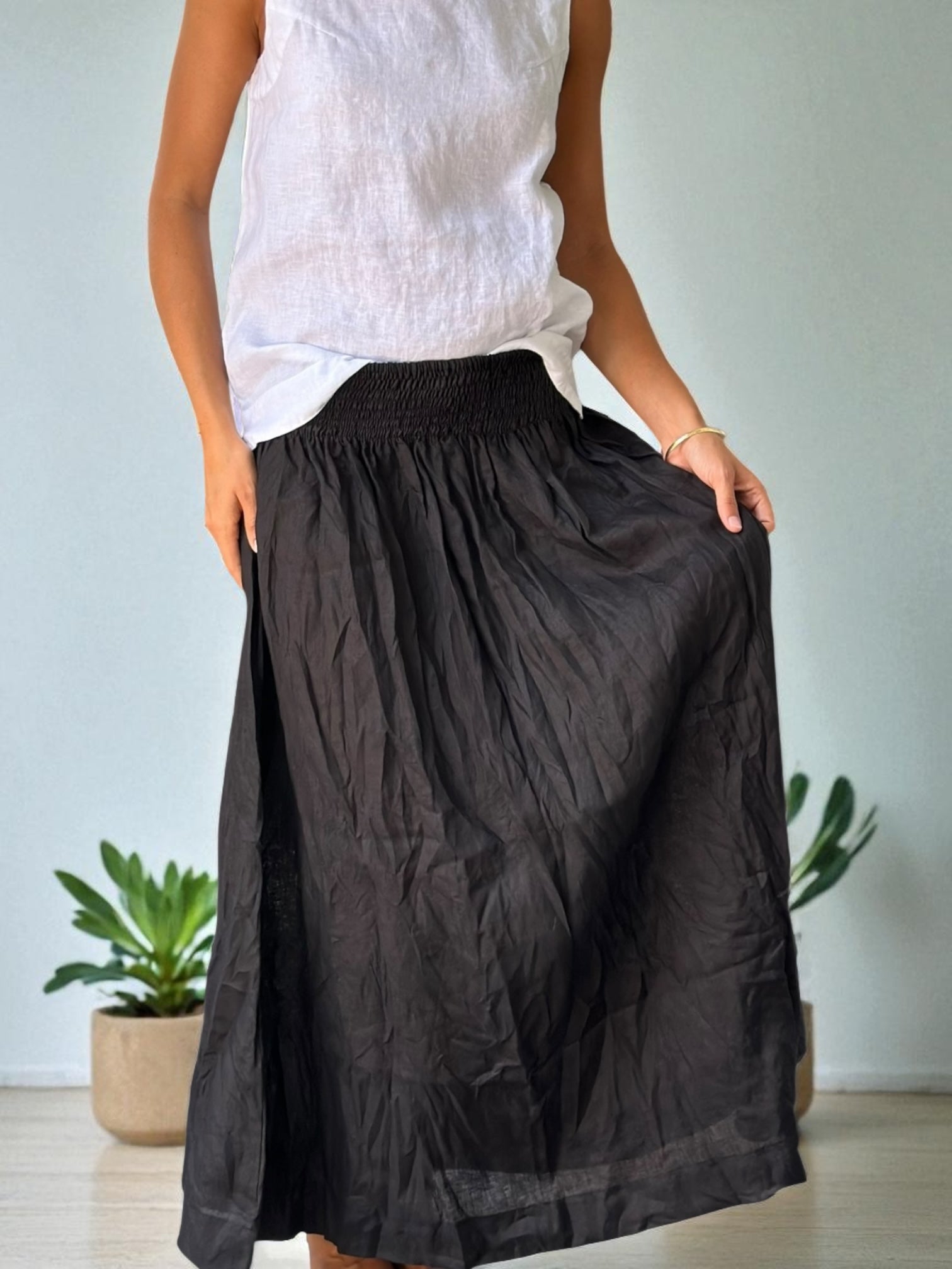lulu skirt - black linen Apparel