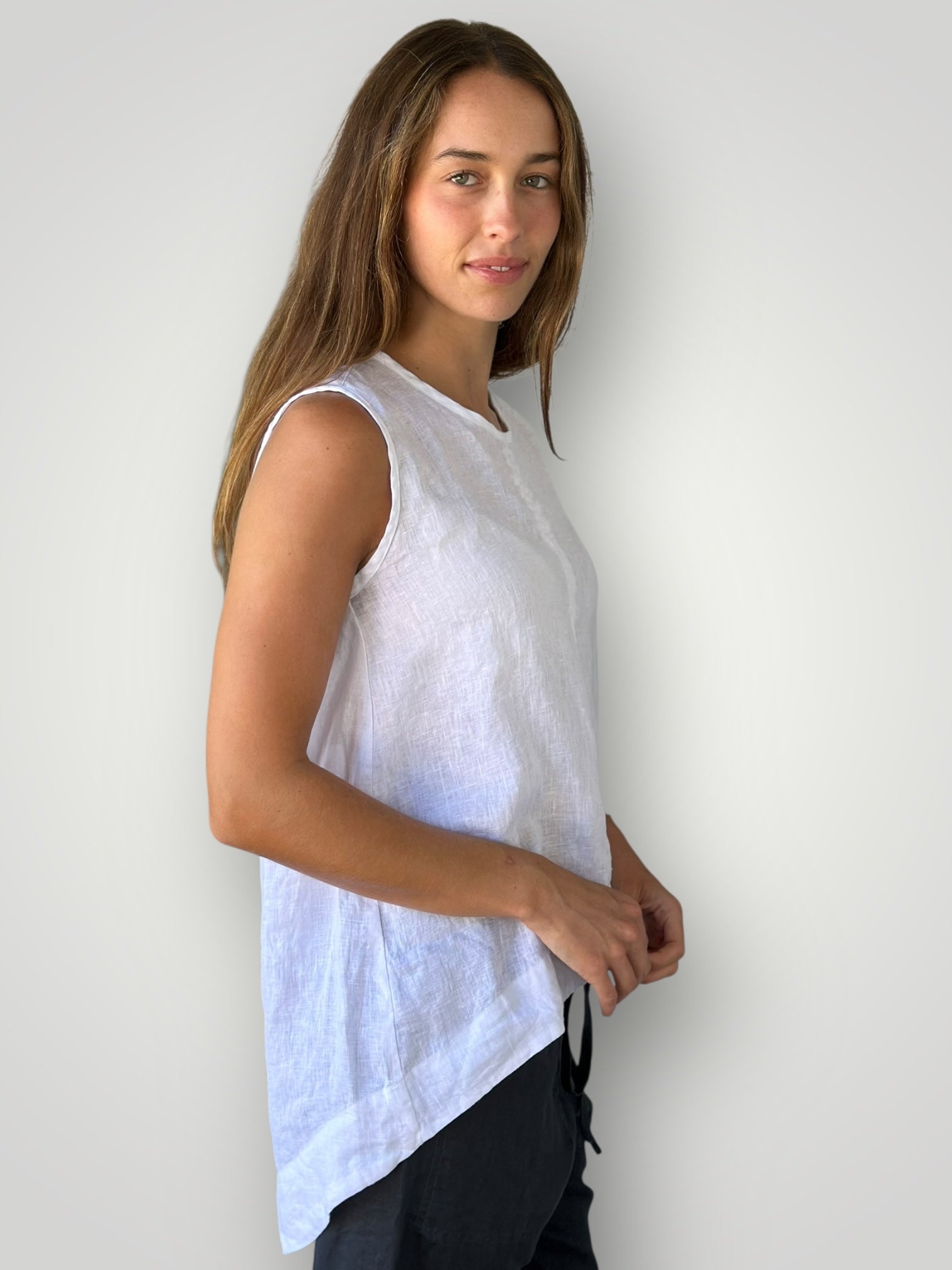 morgan top-white linen Apparel