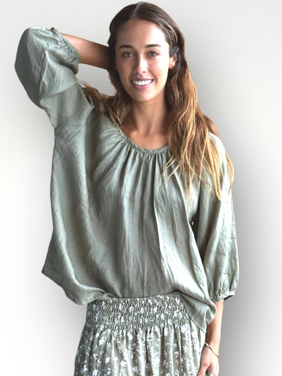 louisa top-sage linen Apparel