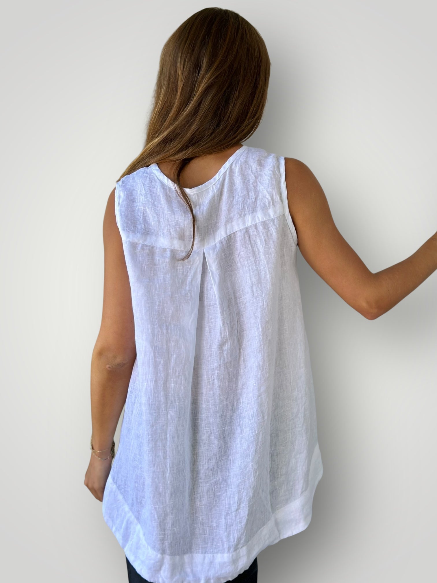 morgan top-white linen Apparel