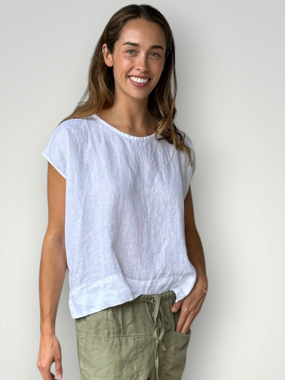 emma top - white linen Apparel