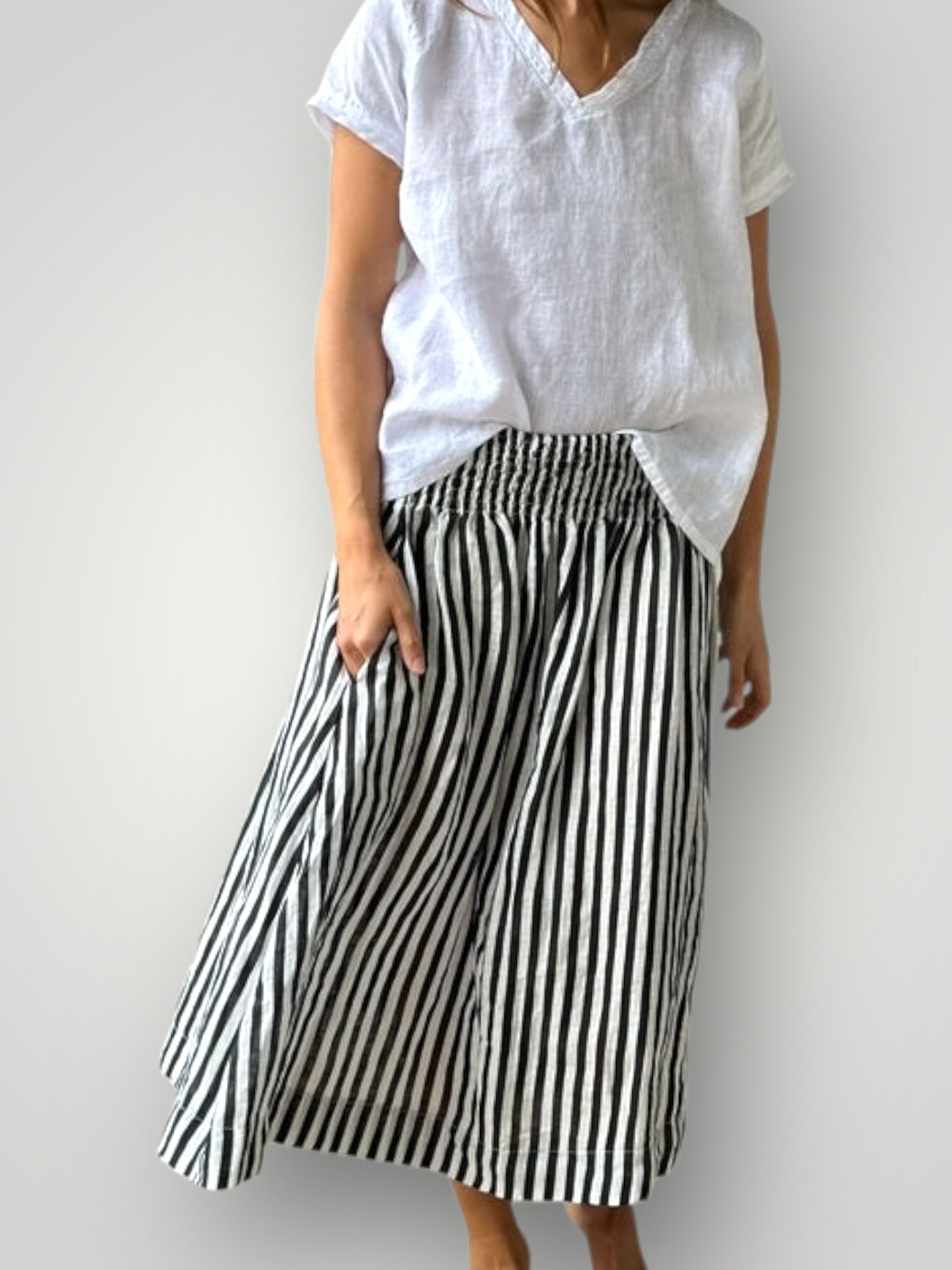 lola skirt-small black stripe linen Apparel