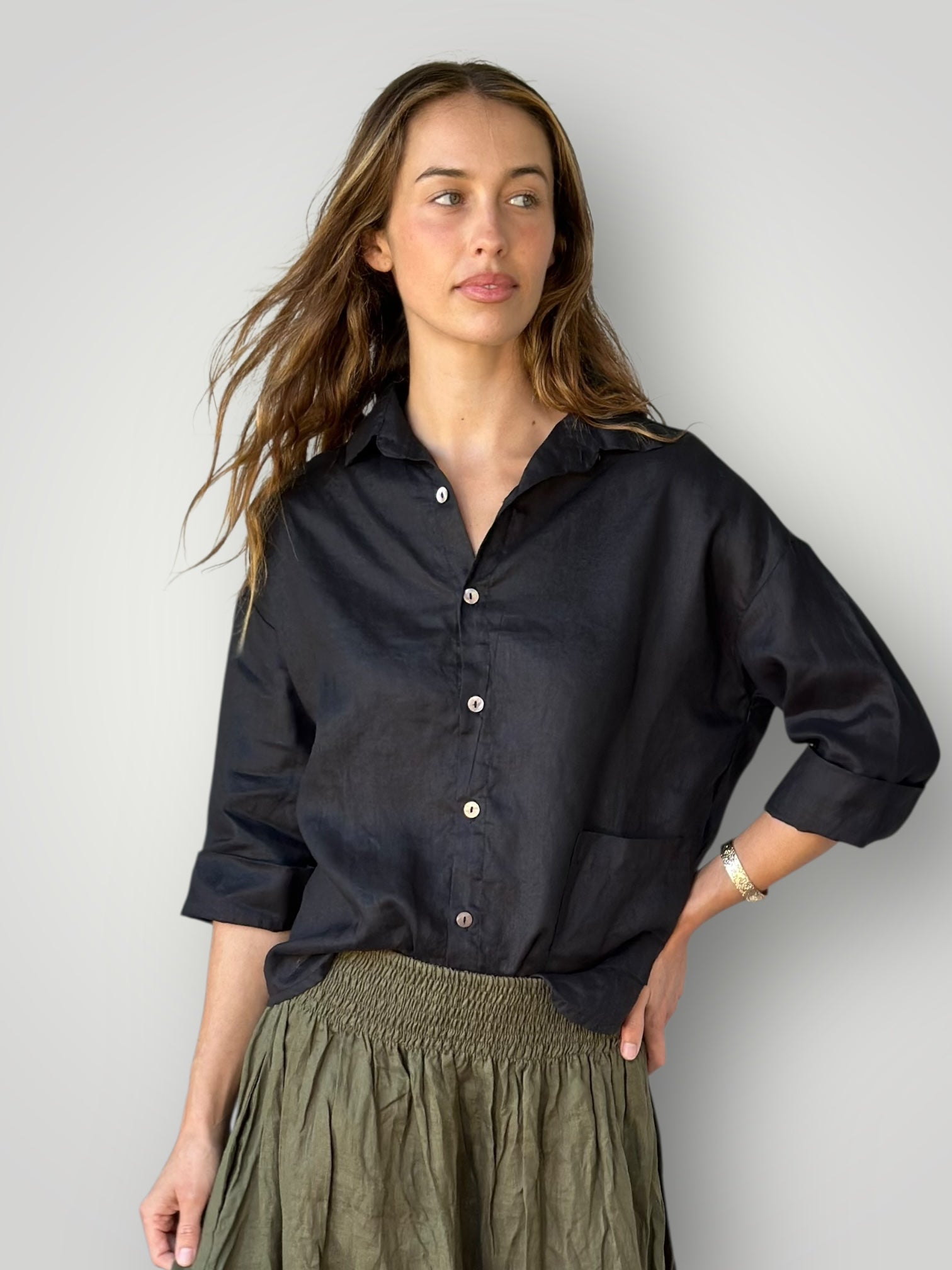 deanna shirt - black linen Apparel