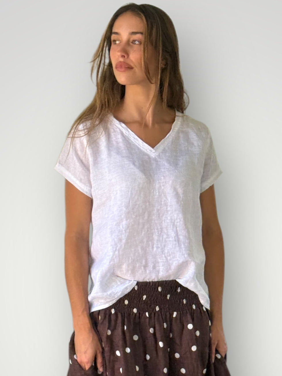 ellie top v neck-white linen Apparel